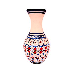 Jarrón de cerámica artesanal de cuello largo, decorado con patrones geométricos en tonos azul y rojo sobre fondo claro.